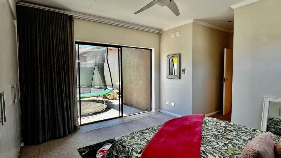 3 Bedroom Property for Sale in Earls Court Lifestyle Estate Western Cape